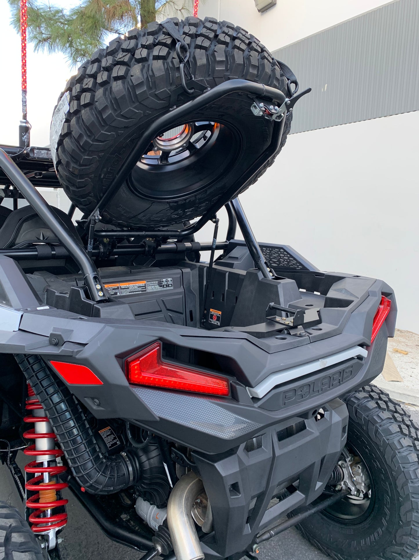 POLARIS RZR xp1000 Spare tire lift mount